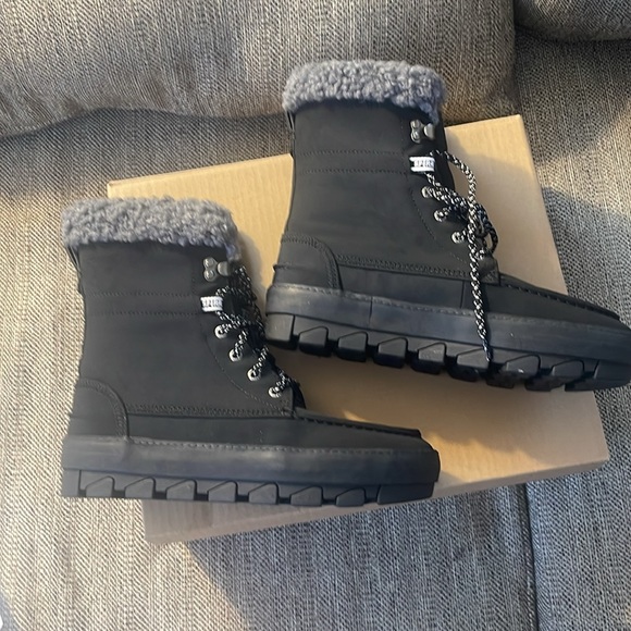 🎁$15 free item with purchase Sperry Juneau Lace up  8.5 Boots!!! - Picture 2 of 8